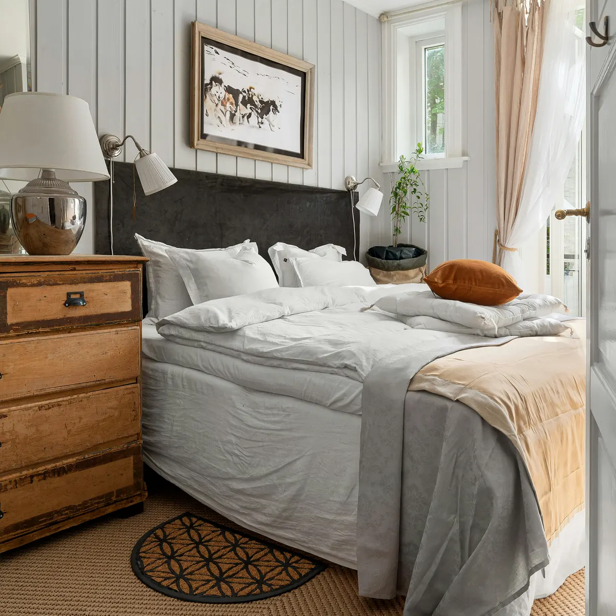 Sovrum i naturmaterial